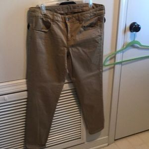 Kaki pants American Eagle size 12 short